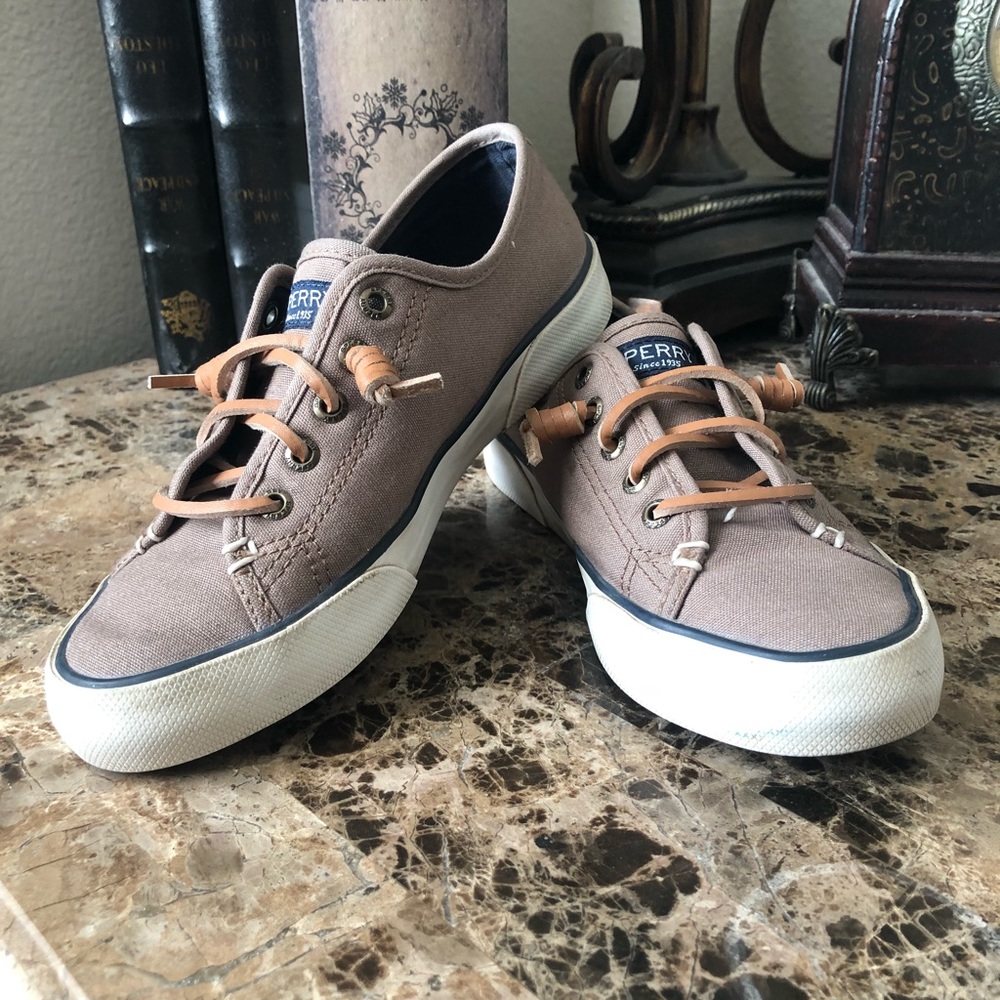 Sperry Crest Vibe Sneakers 🍁